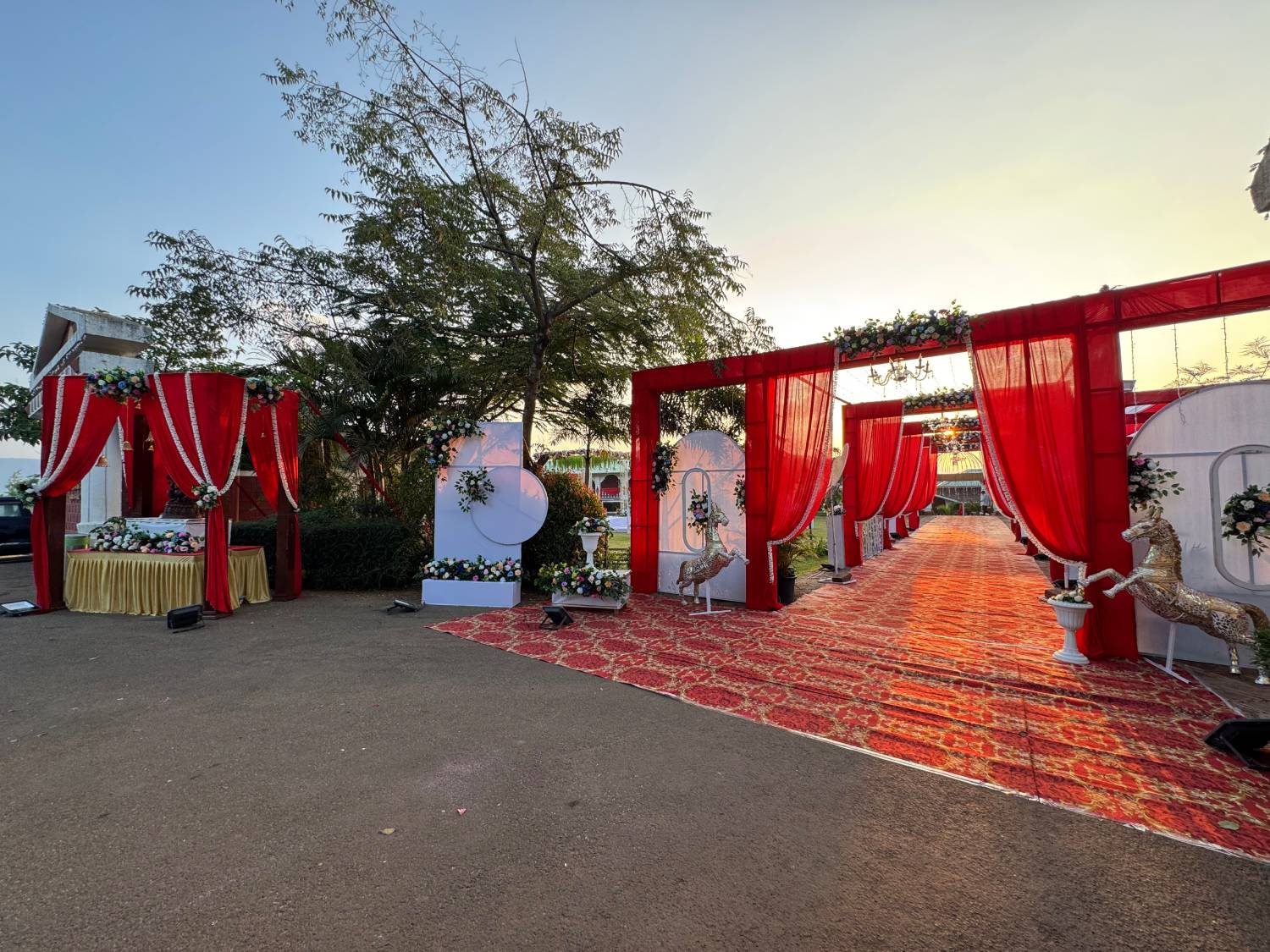 outdoor wedding baraat area Mahabaleshwar
